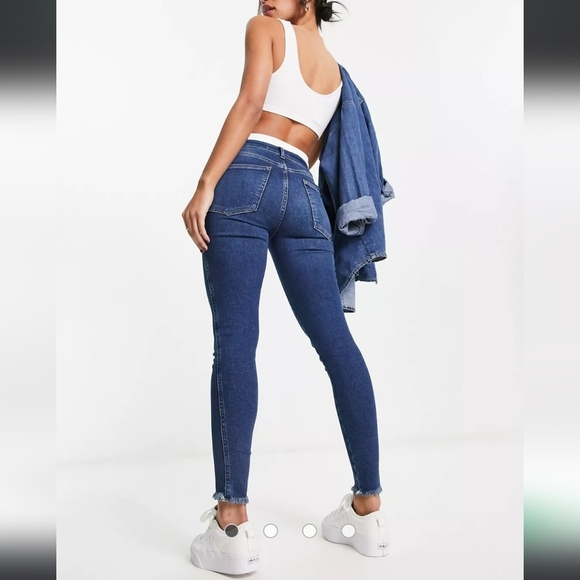 We The Free High Rise Skinny Jeans Jeggings Raw Hem Dark Wash - Picture 3 of 6